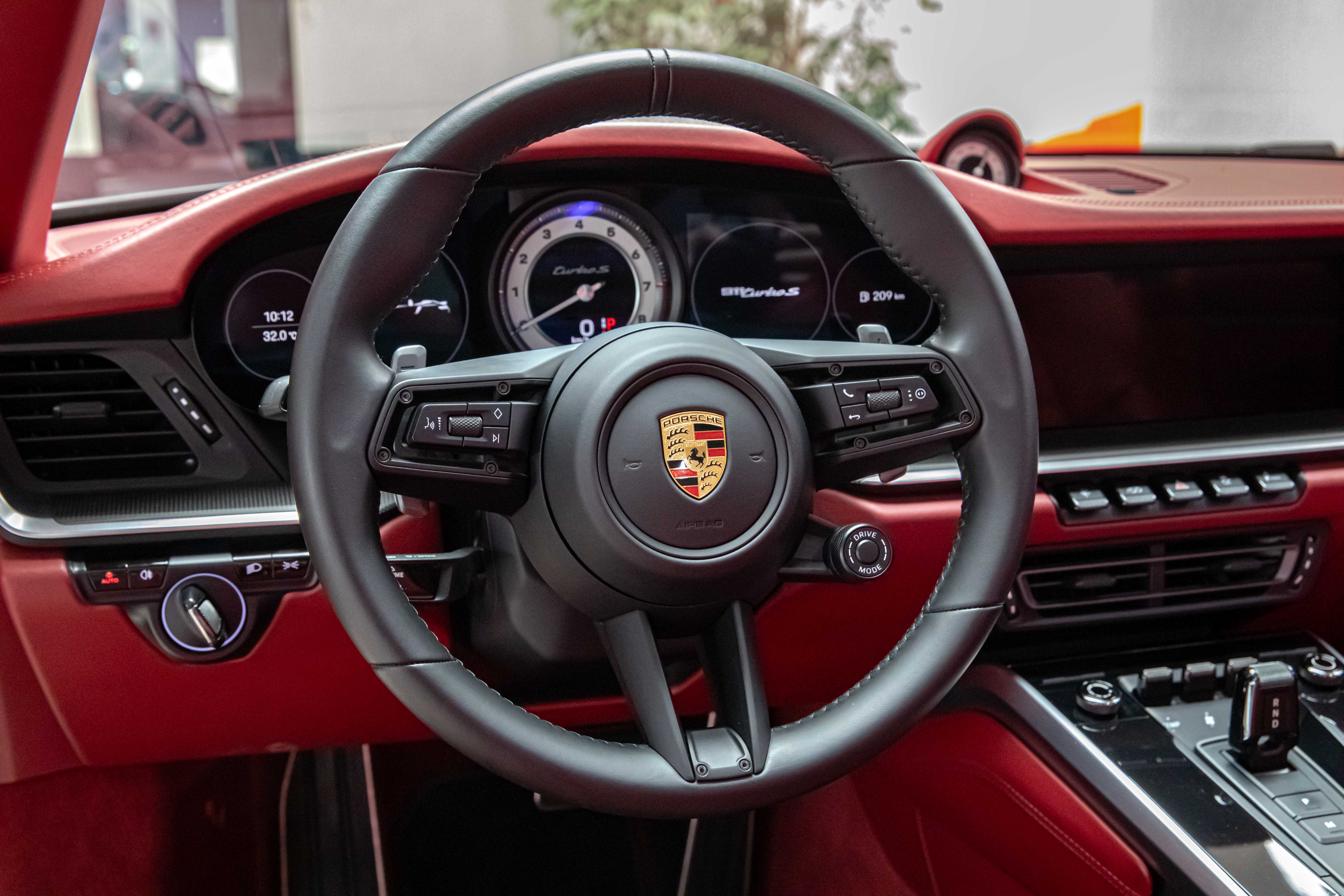 2020 Porsche 911 Turbo S Cabriolet offered by a specialist dealer in Milan, Italy, photo 20 of 20