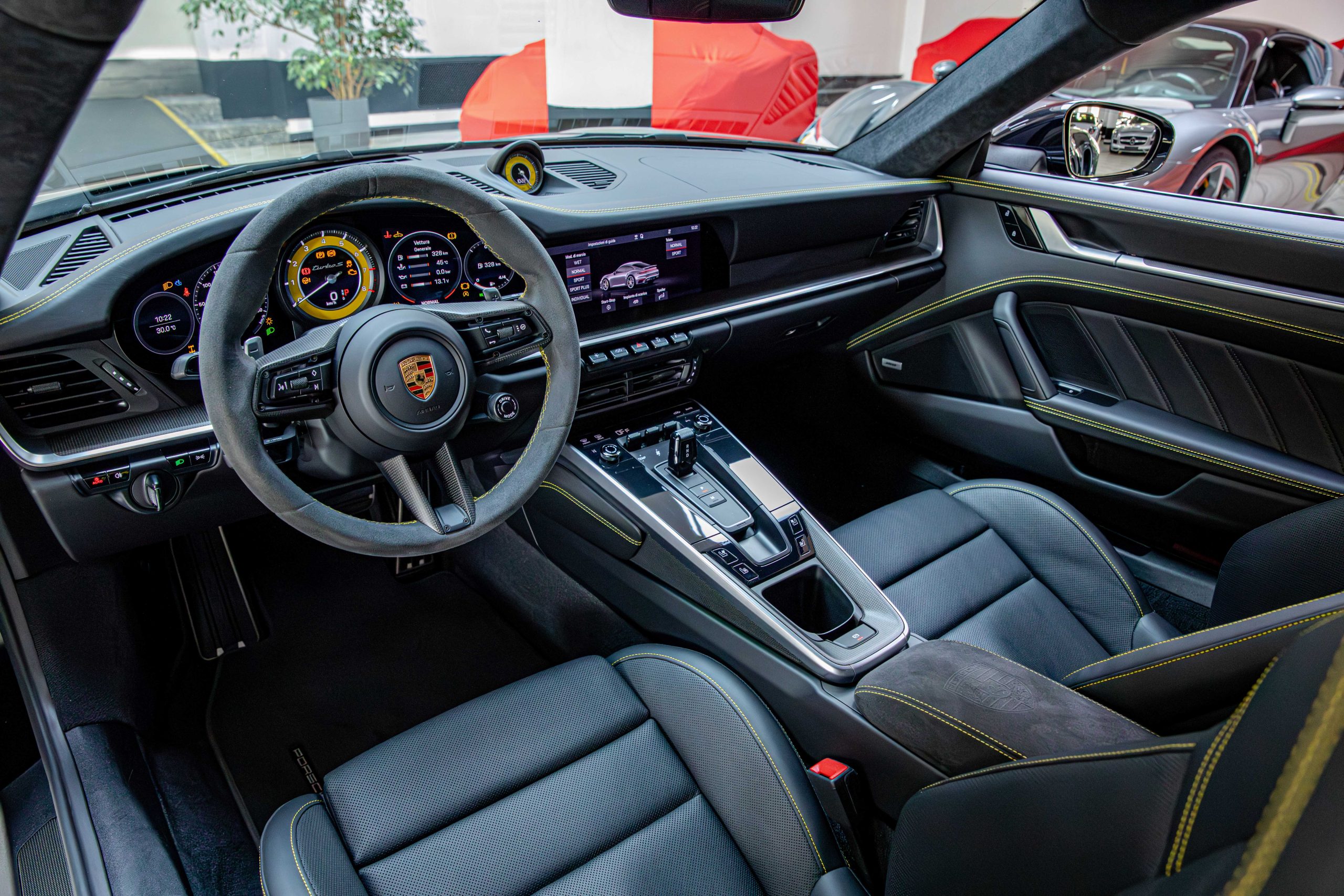 2020 Porsche 911 Turbo S MK1 offered by a specialist dealer in Milan, Italy, photo 16 of 20
