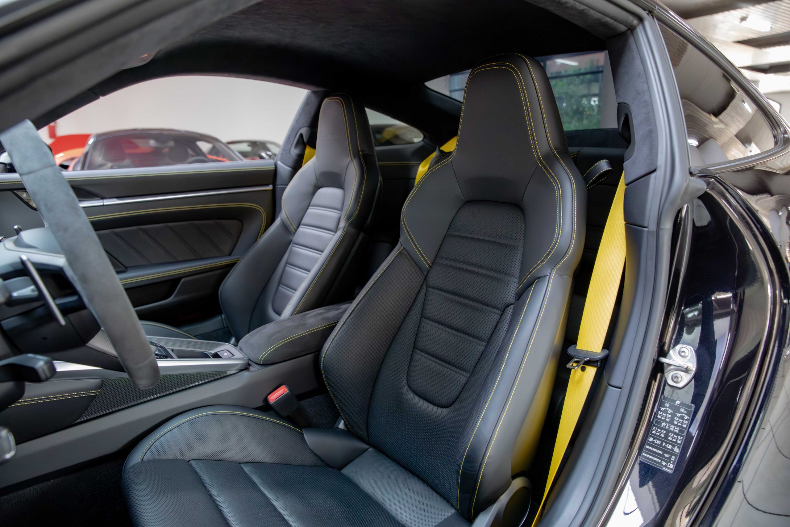 2020 Porsche 911 Turbo S MK1 offered by a specialist dealer in Milan, Italy, photo 17 of 20