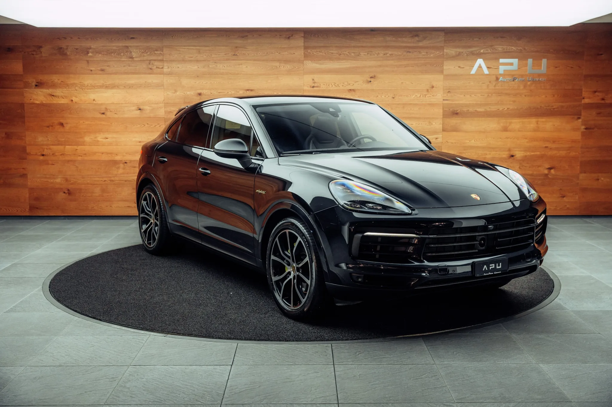 2020 Porsche Cayenne Coupé offered by a specialist dealer in Uznach, Switzerland, main photo