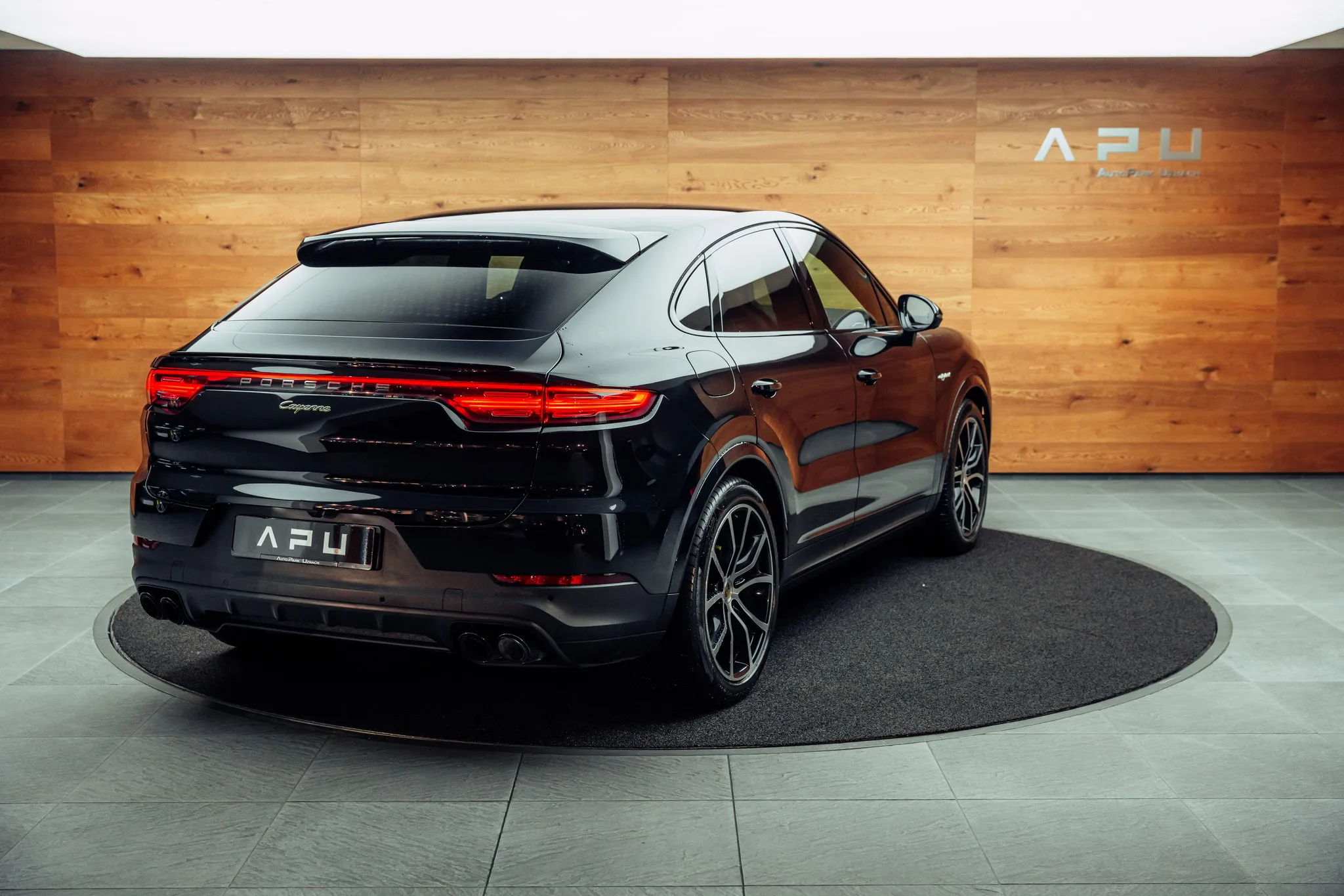 2020 Porsche Cayenne Coupé, 2/20