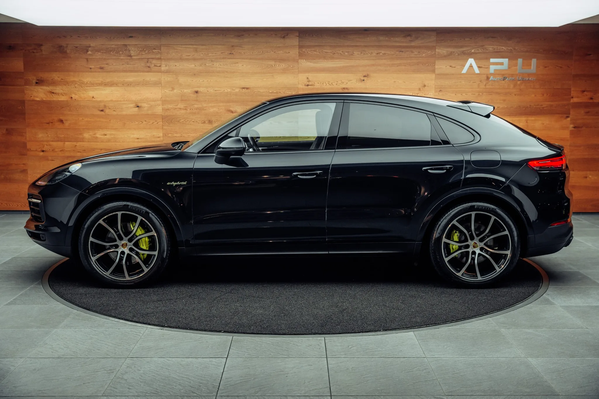 2020 Porsche Cayenne Coupé, 10/20
