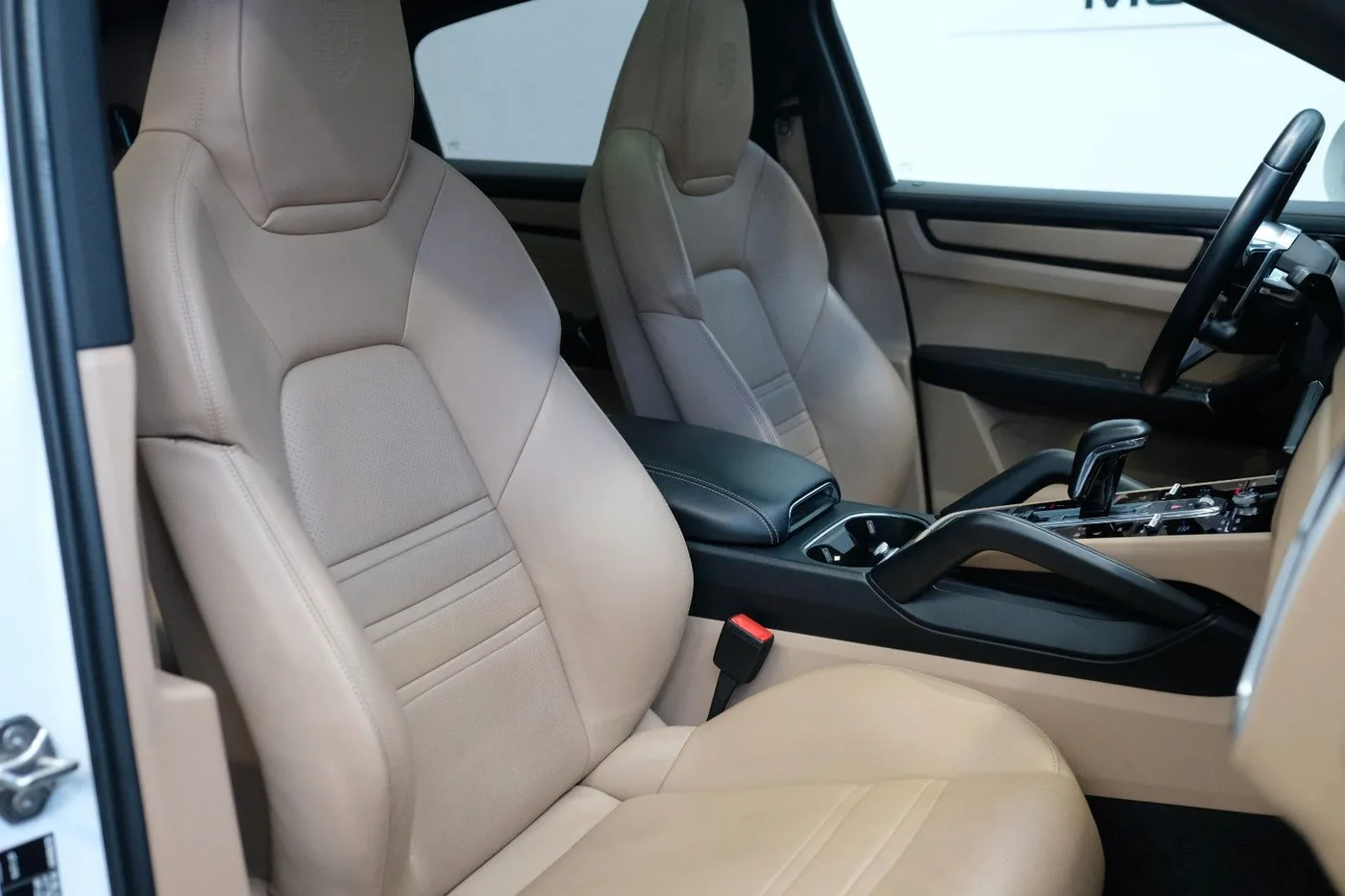 2020 Porsche Cayenne Coupé, E-Hybrid offered by a specialist dealer in Nuremberg, Germany, photo 13 of 15