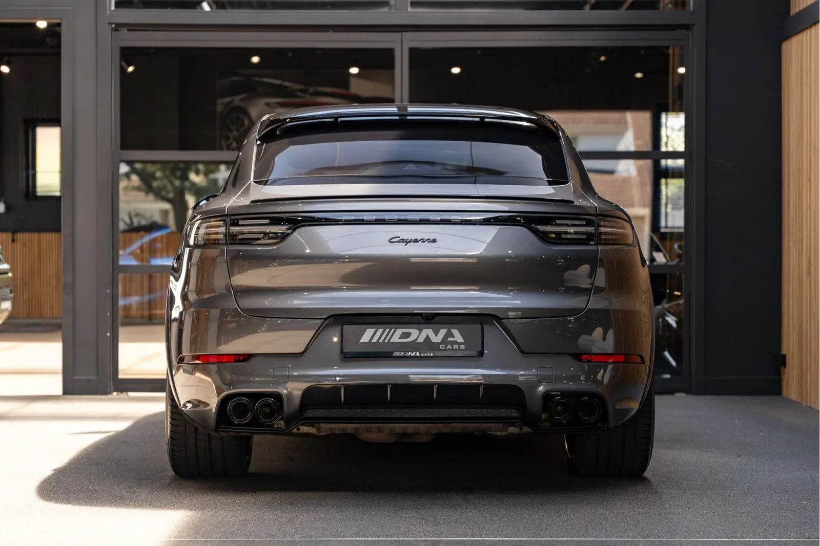 2020 Porsche Cayenne E-Hybrid Coupé, 4/30