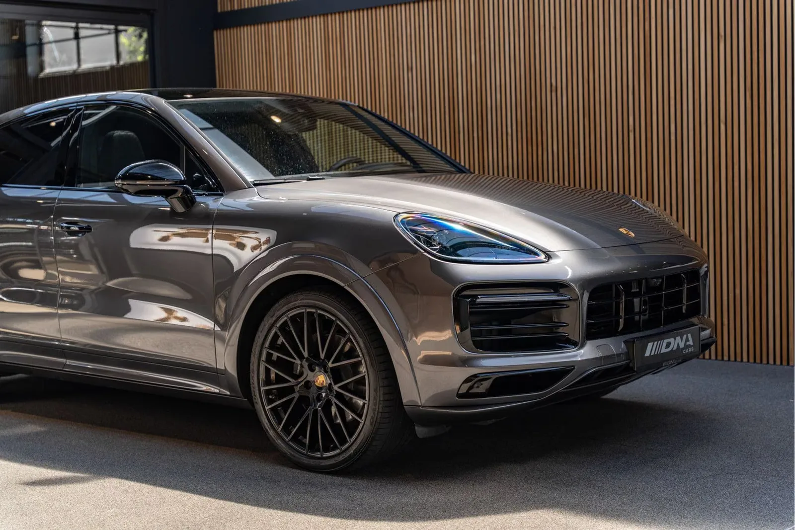 2020 Porsche Cayenne E-Hybrid Coupé, 11/30