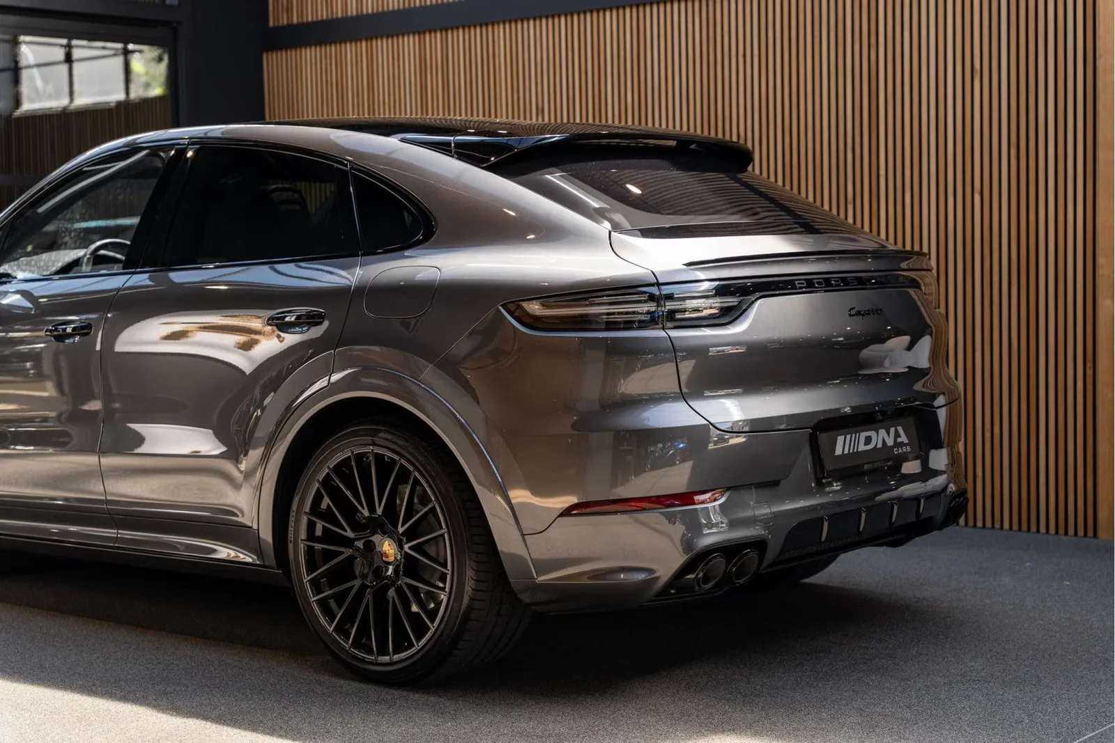2020 Porsche Cayenne E-Hybrid Coupé, 12/30
