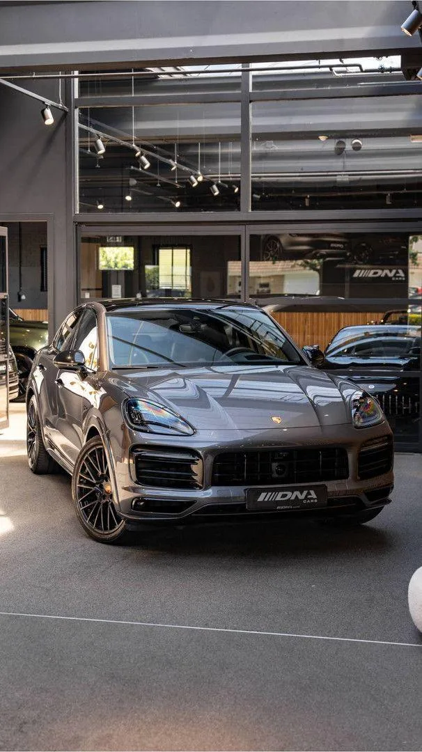 2020 Porsche Cayenne E-Hybrid Coupé, 20/30