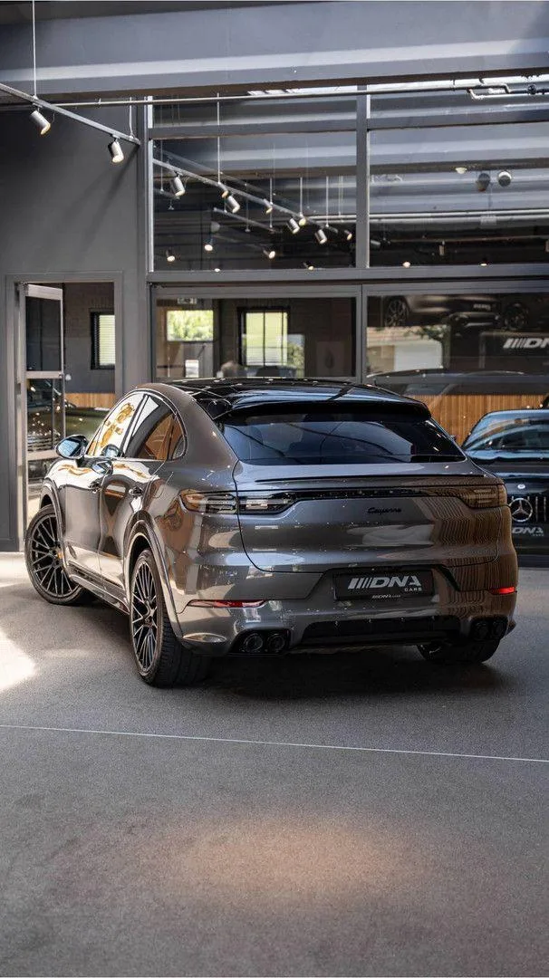2020 Porsche Cayenne E-Hybrid Coupé, 23/30