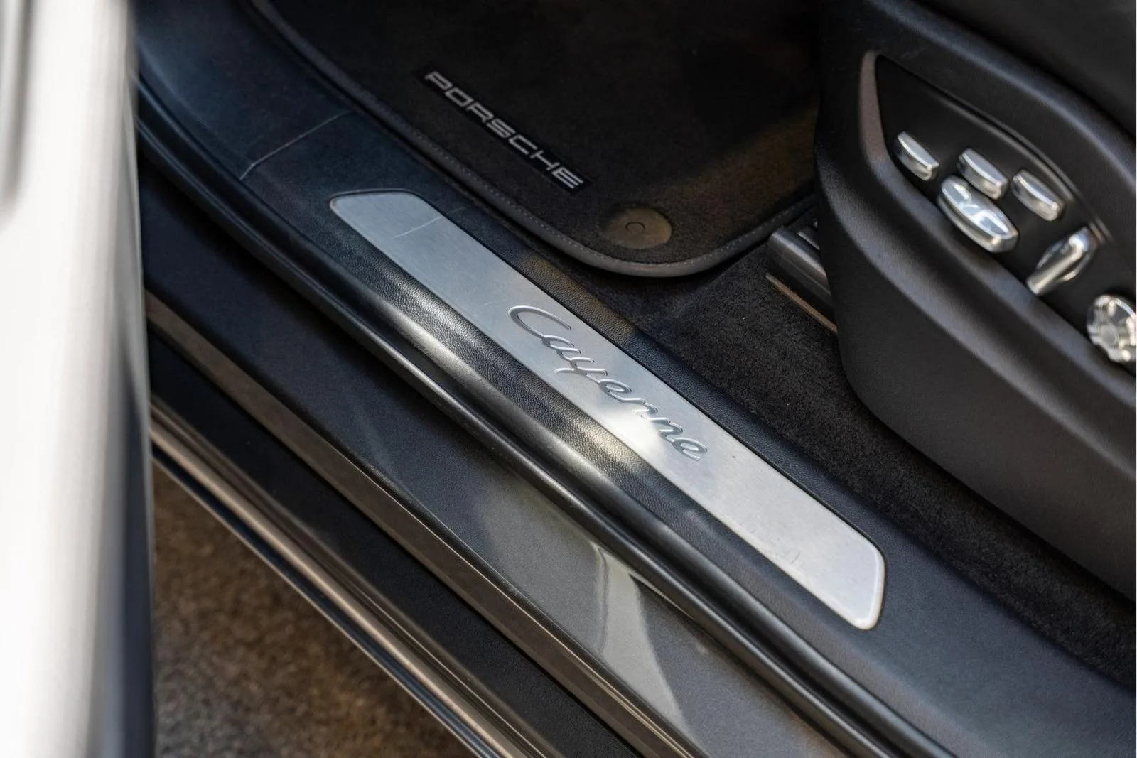 2020 Porsche Cayenne E-Hybrid Coupé, 28/30