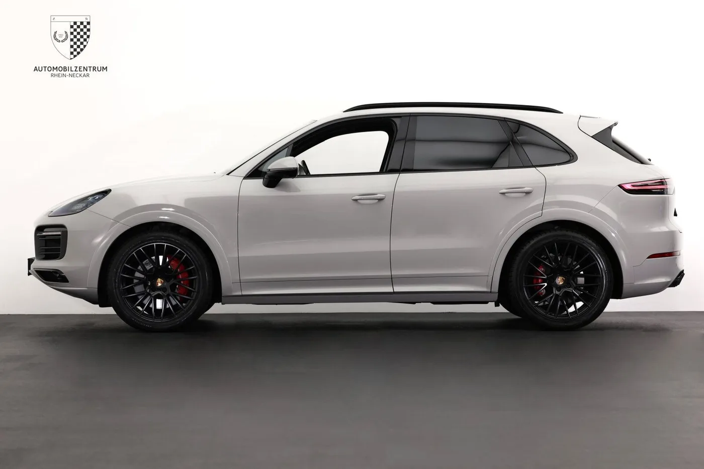 2020 Porsche Cayenne GTS angeboten von einem Supersportwagenhändler in Viernheim, Deutschland, Foto 4 von 25
