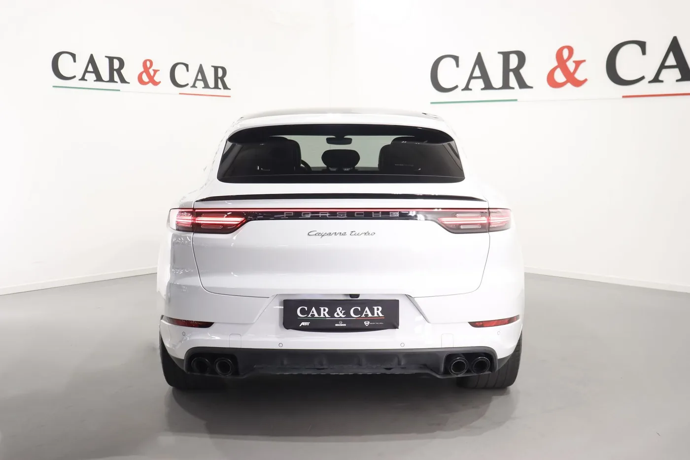 2020 Porsche Cayenne Turbo proposée par un spécialiste de la supercar à Zibido San Giacomo, Italie, photo 4 sur 25
