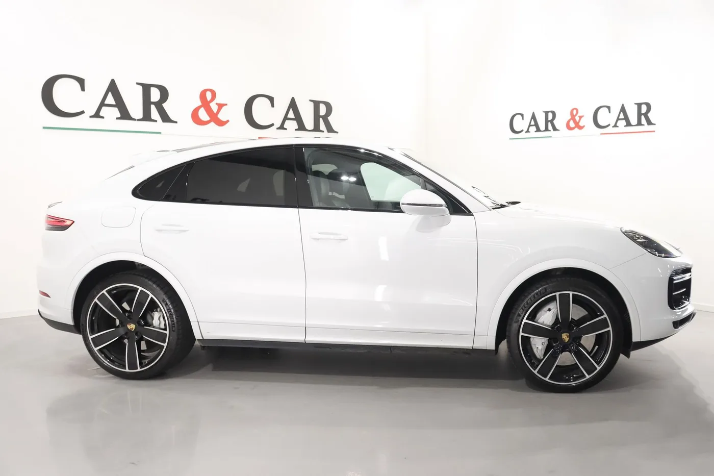 2020 Porsche Cayenne Turbo proposée par un spécialiste de la supercar à Zibido San Giacomo, Italie, photo 5 sur 25