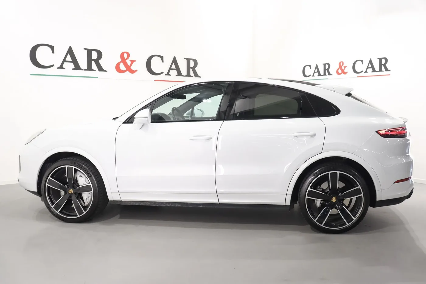 2020 Porsche Cayenne Turbo proposée par un spécialiste de la supercar à Zibido San Giacomo, Italie, photo 6 sur 25