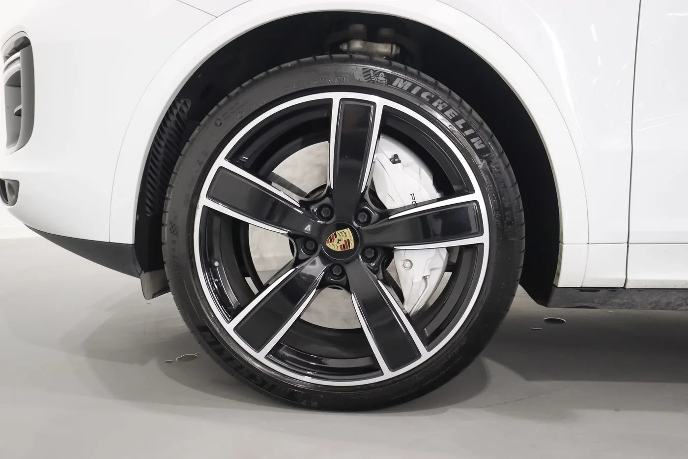 2020 Porsche Cayenne Turbo proposée par un spécialiste de la supercar à Zibido San Giacomo, Italie, photo 7 sur 25