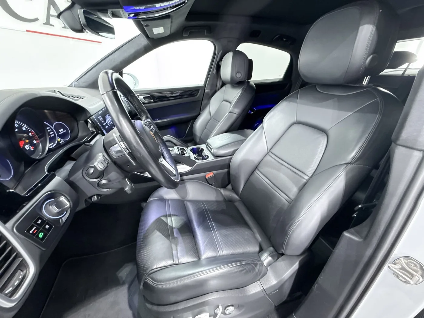 2020 Porsche Cayenne Turbo proposée par un spécialiste de la supercar à Zibido San Giacomo, Italie, photo 8 sur 25