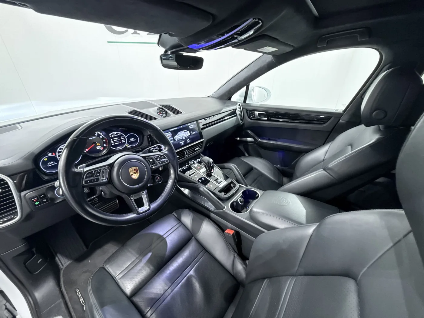 2020 Porsche Cayenne Turbo proposée par un spécialiste de la supercar à Zibido San Giacomo, Italie, photo 9 sur 25