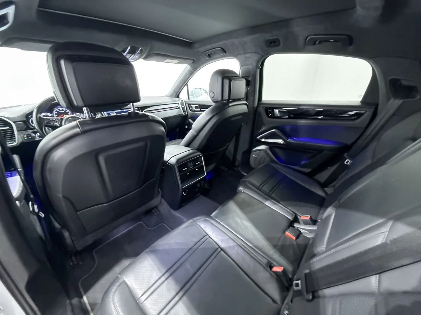 2020 Porsche Cayenne Turbo proposée par un spécialiste de la supercar à Zibido San Giacomo, Italie, photo 15 sur 25