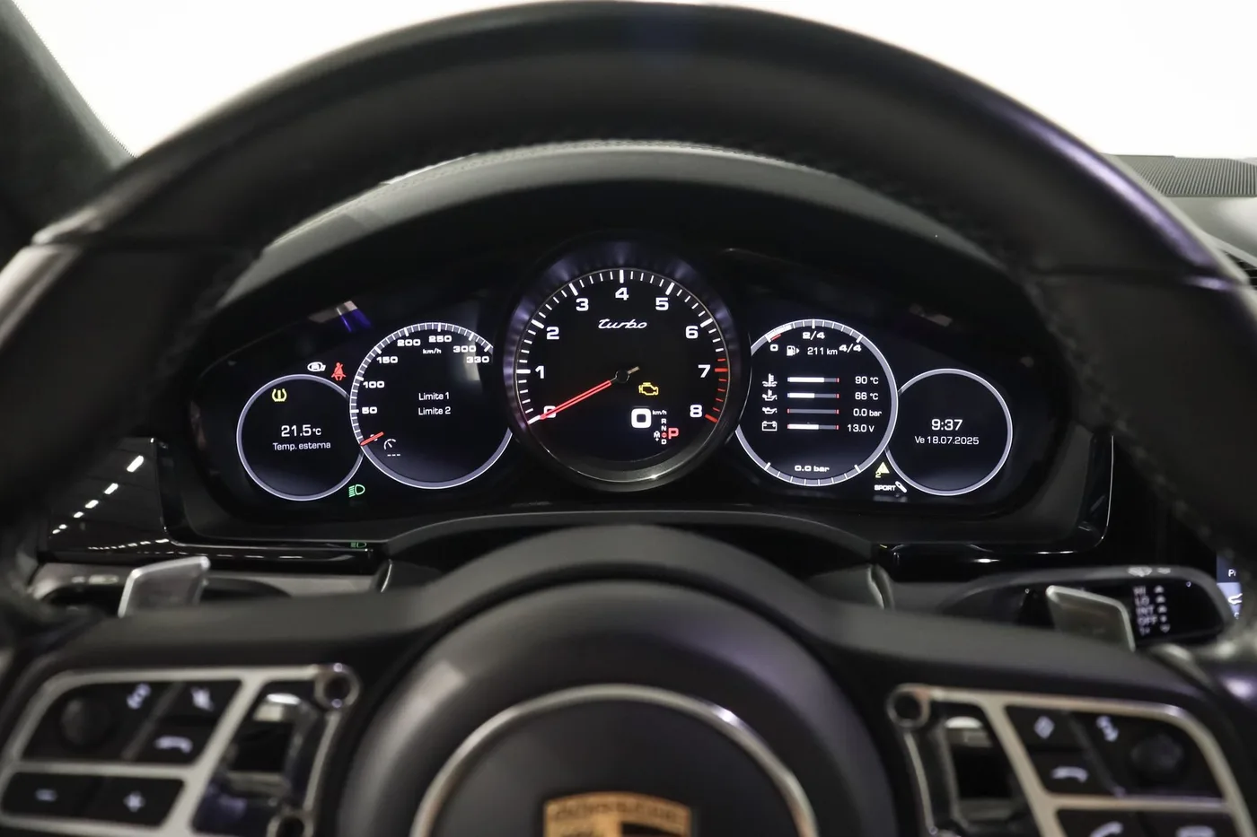 2020 Porsche Cayenne Turbo proposée par un spécialiste de la supercar à Zibido San Giacomo, Italie, photo 18 sur 25