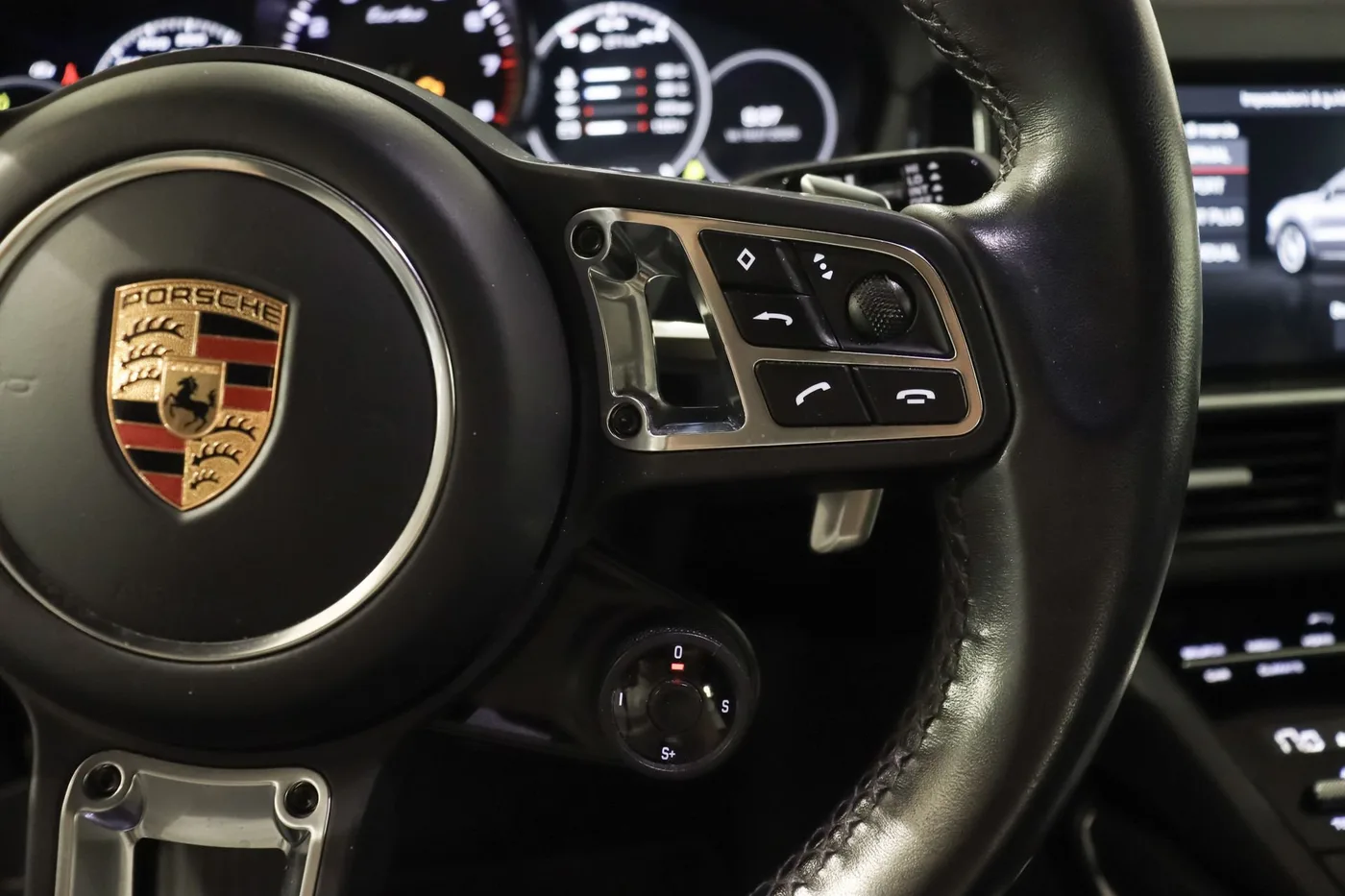 2020 Porsche Cayenne Turbo proposée par un spécialiste de la supercar à Zibido San Giacomo, Italie, photo 20 sur 25