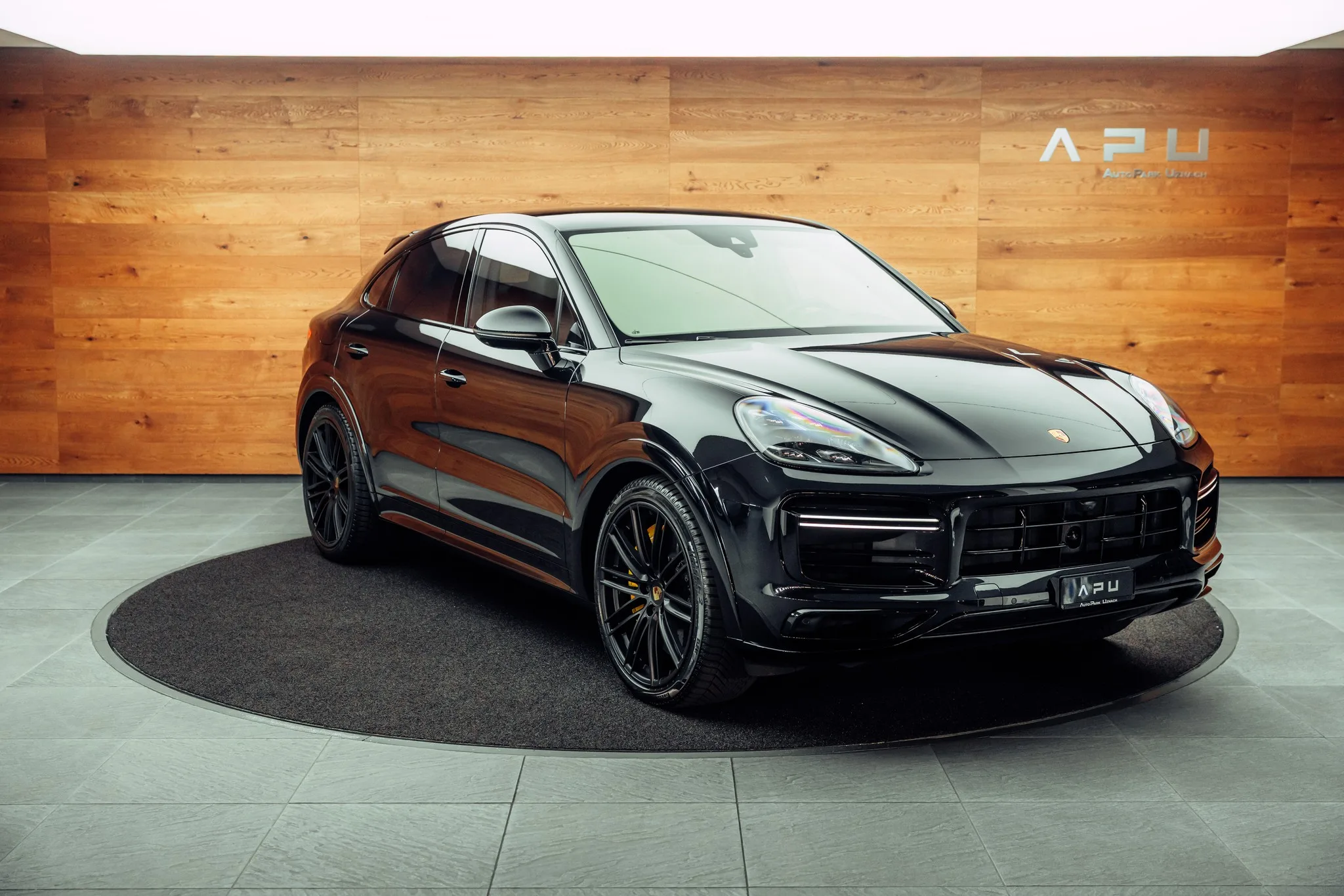 2020 Porsche Cayenne Turbo S angeboten von einem Fachhändler in Uznach, Schweiz, Hauptfoto