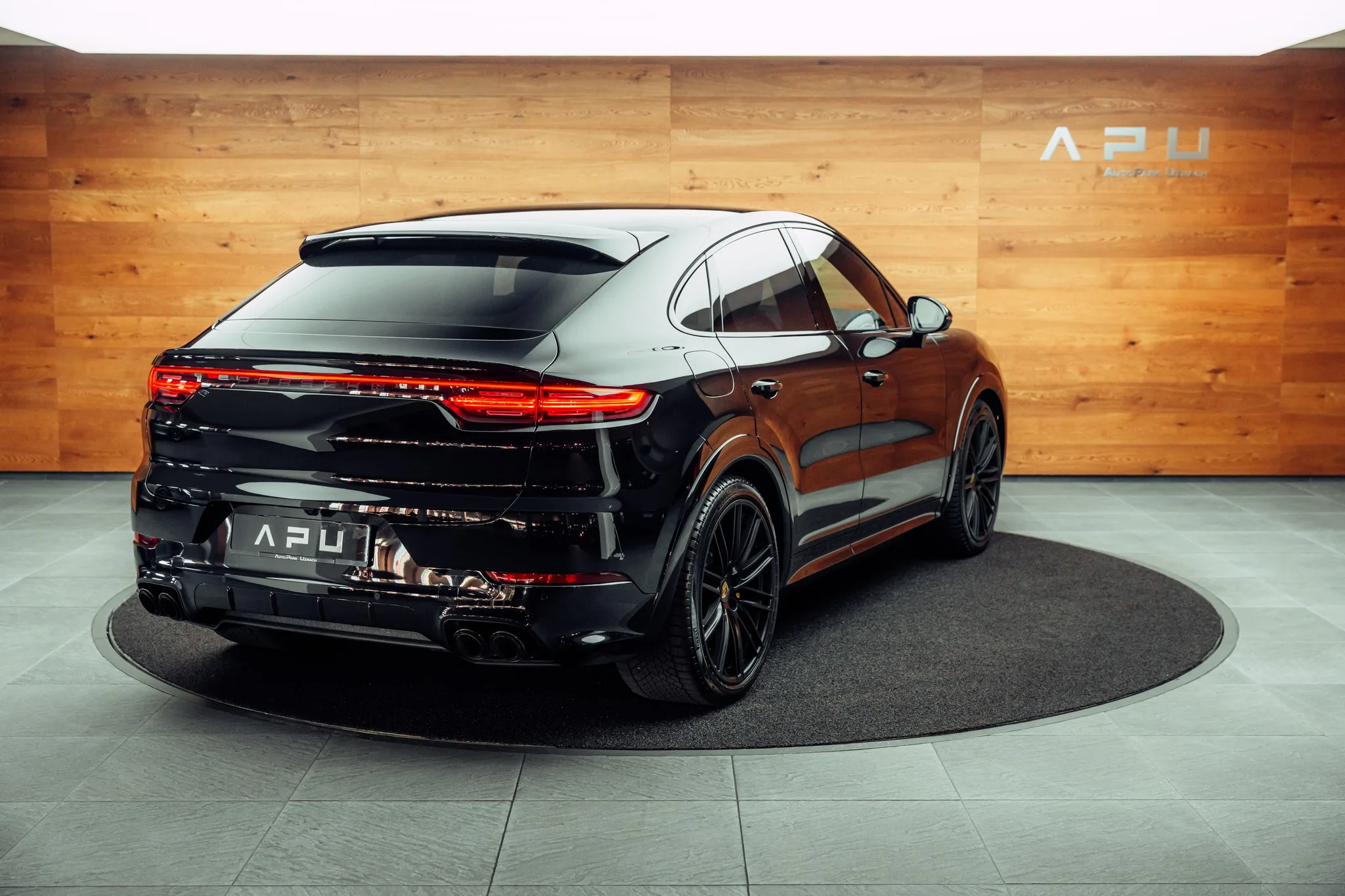 2020 Porsche Cayenne Turbo S, 2/23