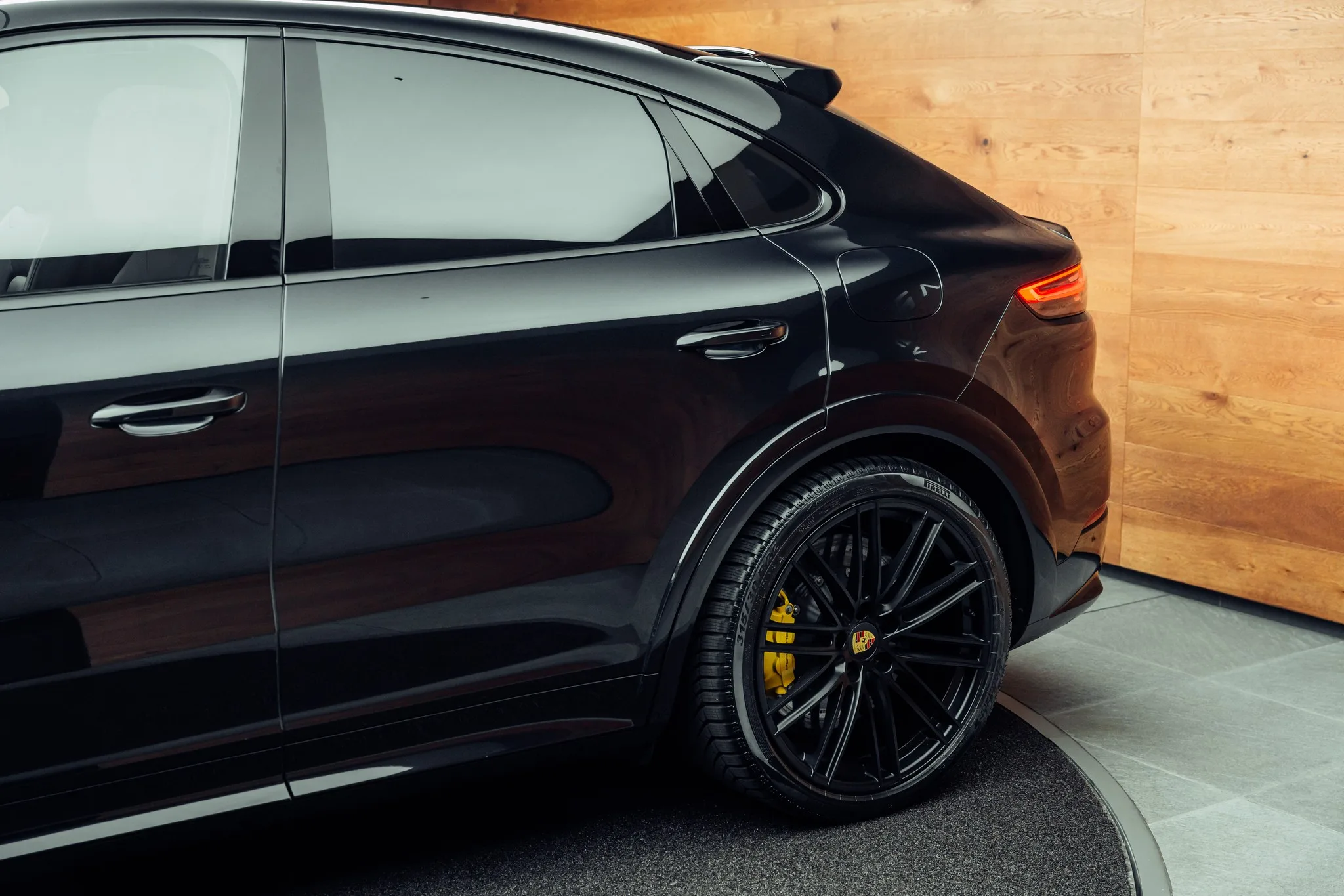 2020 Porsche Cayenne Turbo S, 22/23
