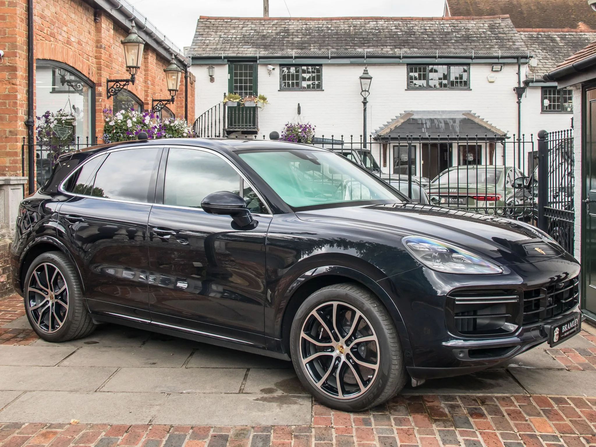 2020 Porsche Cayenne Turbo S E-Hybrid, 4/24