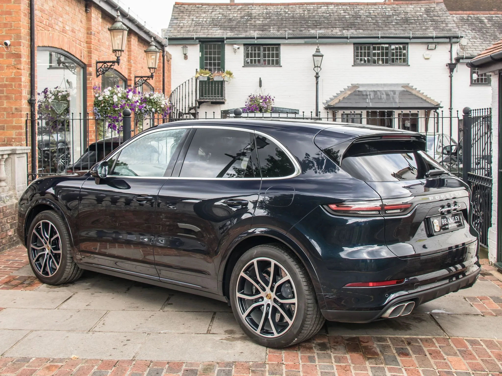2020 Porsche Cayenne Turbo S E-Hybrid, 7/24
