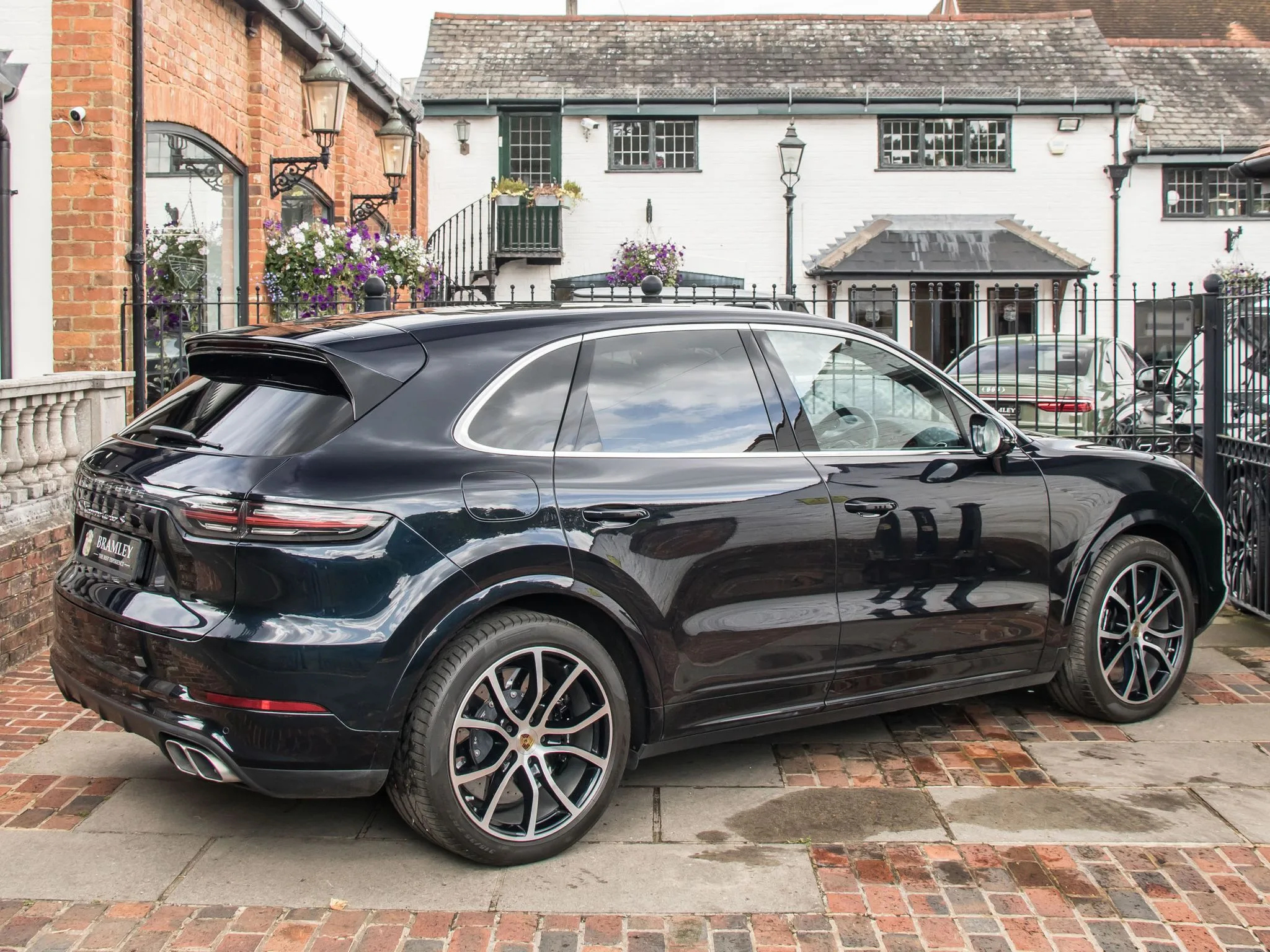 2020 Porsche Cayenne Turbo S E-Hybrid, 9/24