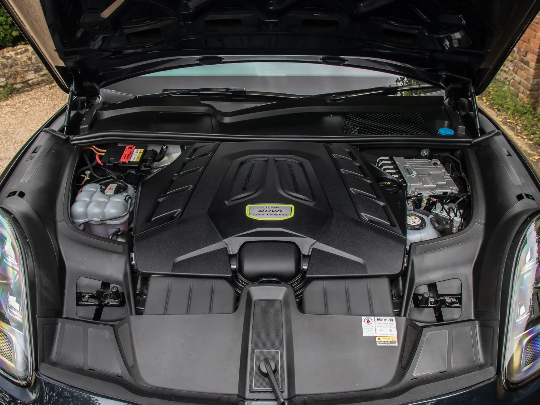 2020 Porsche Cayenne Turbo S E-Hybrid, 15/24
