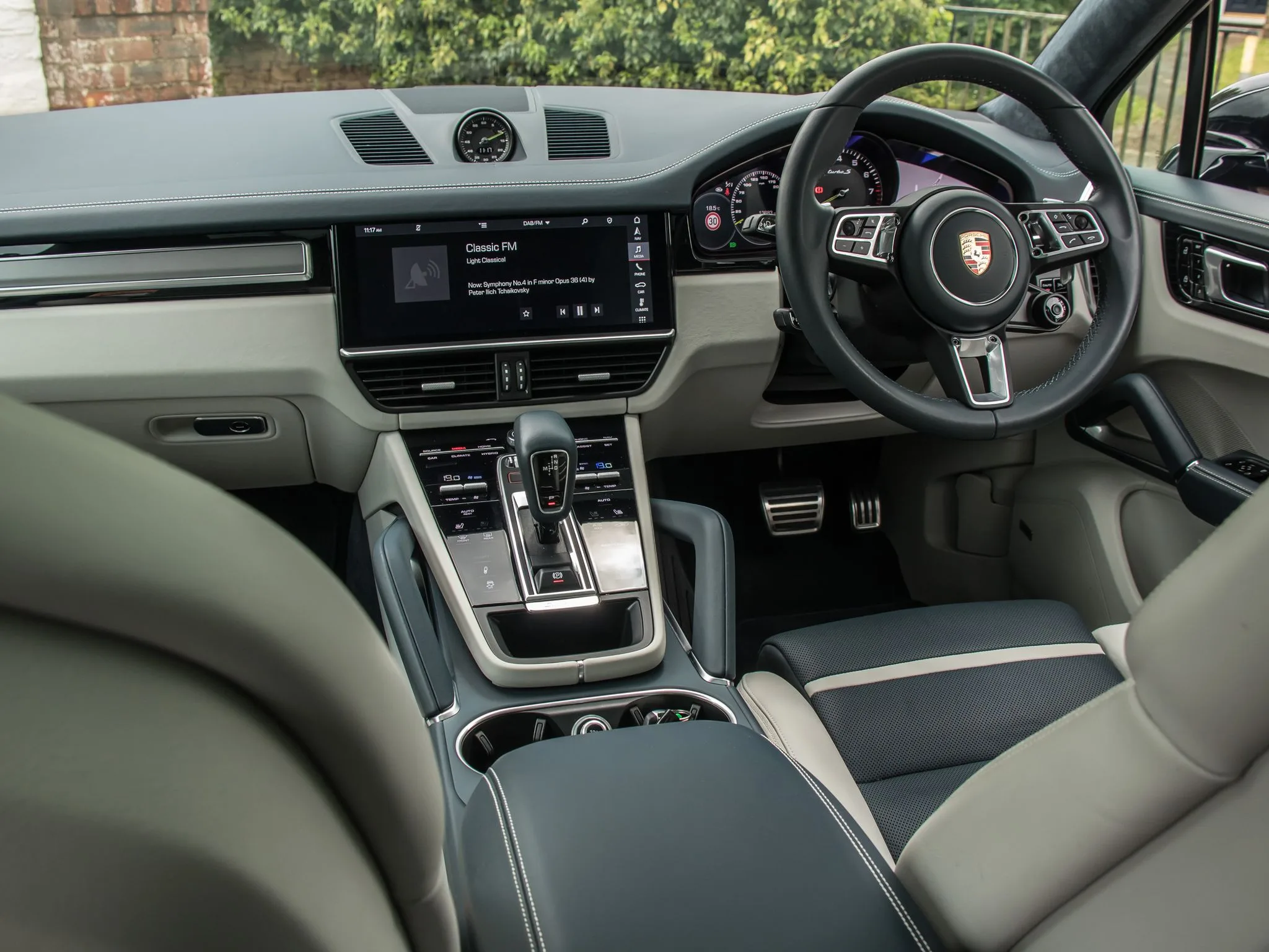2020 Porsche Cayenne Turbo S E-Hybrid, 20/24