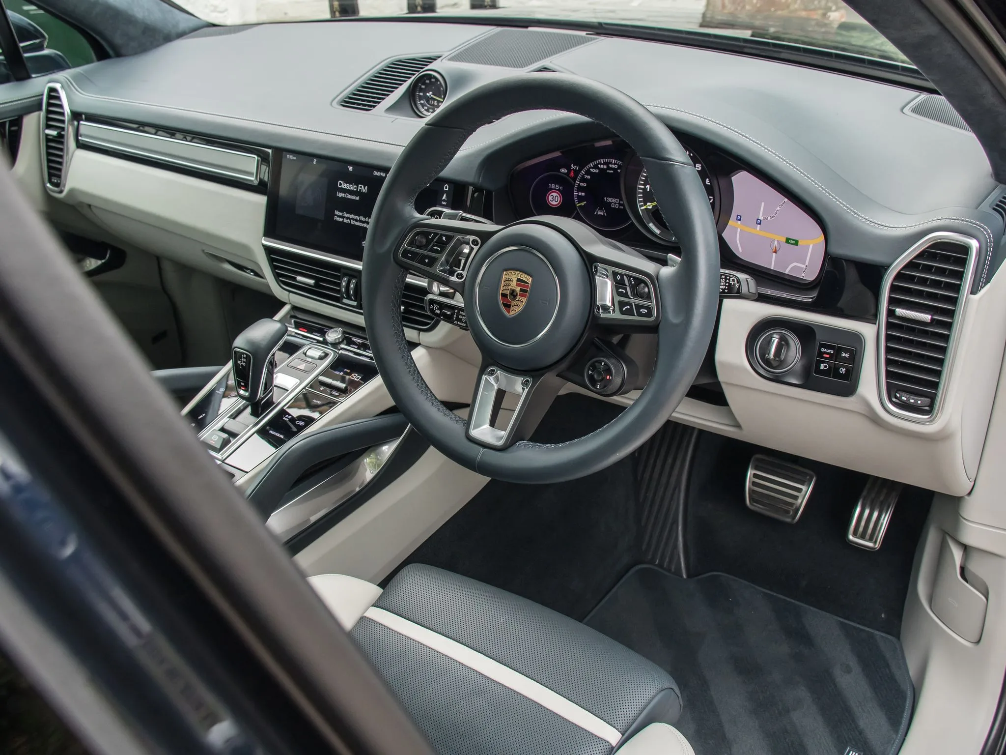 2020 Porsche Cayenne Turbo S E-Hybrid, 23/24