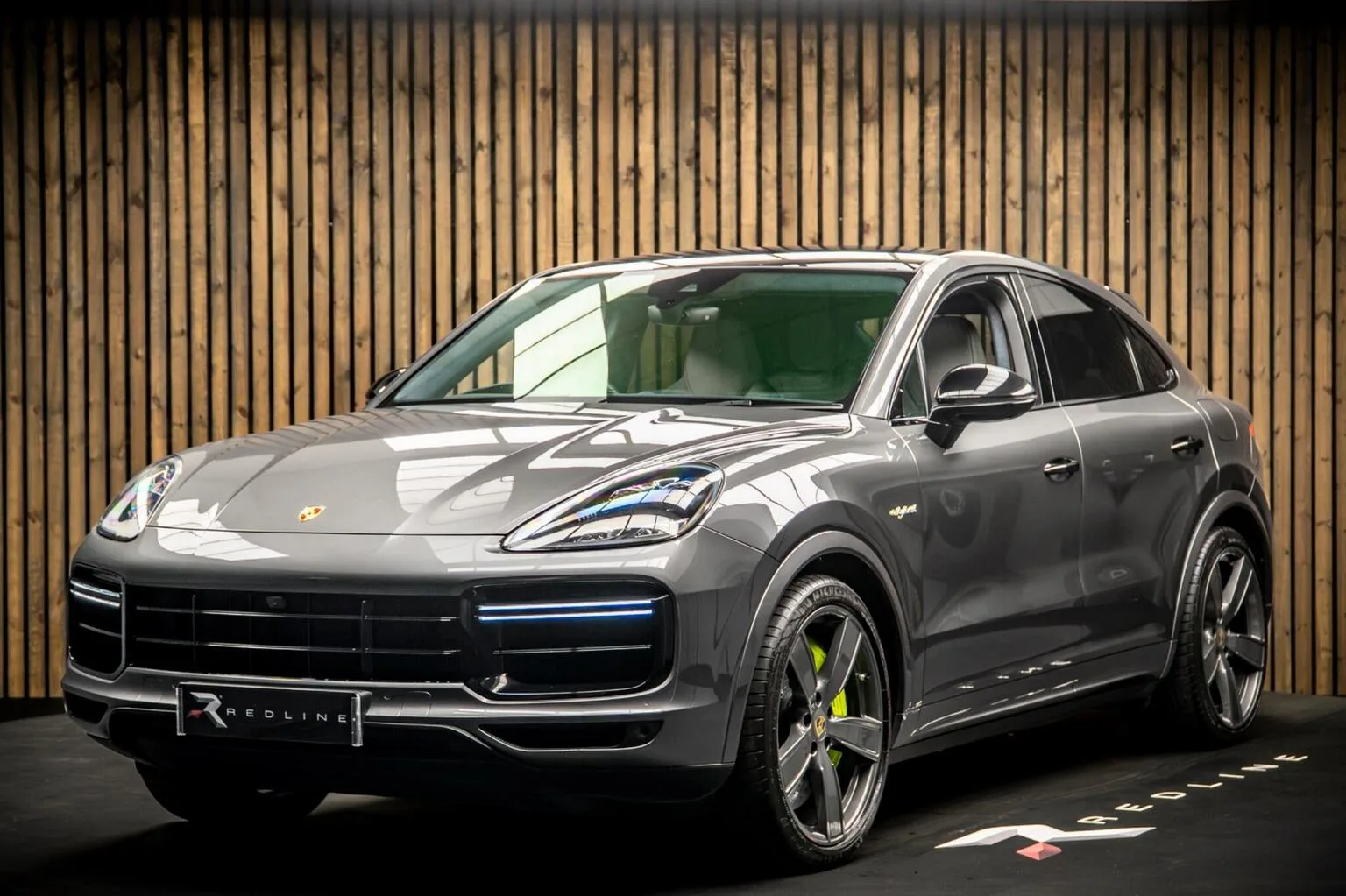2020 Porsche Cayenne Turbo S E-Hybrid Coupé angeboten von einem Fachhändler in Knaresborough, Vereinigtes Königreich, Hauptfoto