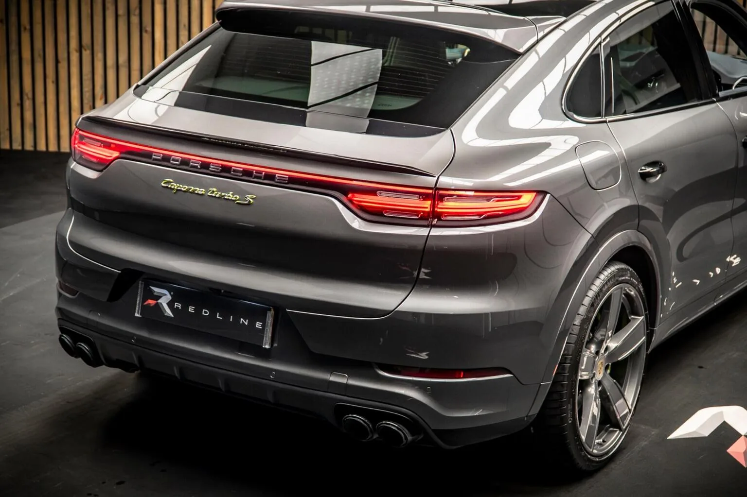 2020 Porsche Cayenne Turbo S E-Hybrid Coupé, 21/30