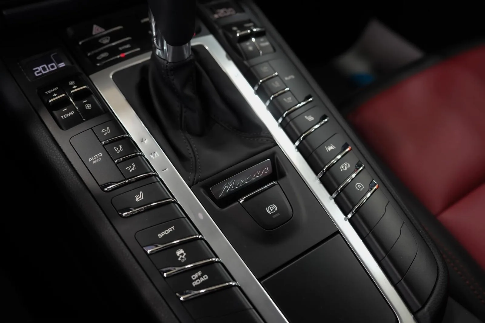 2020 Porsche Macan S, 29/30