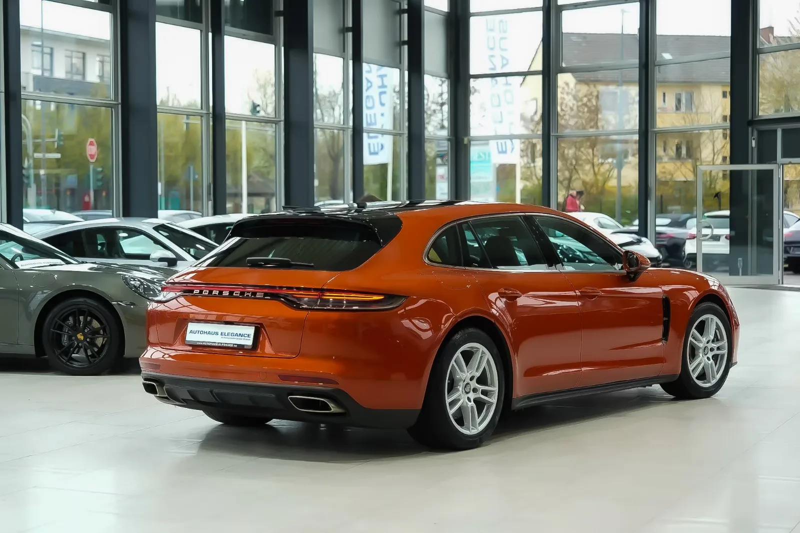 2020 Porsche Panamera 4 Sport Turismo, 2/23
