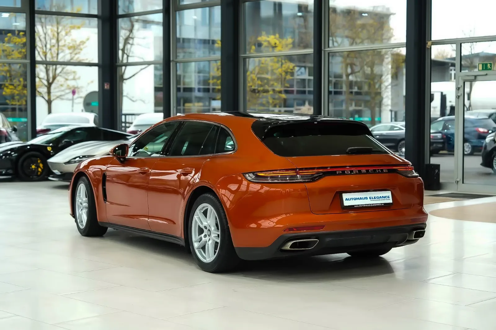 2020 Porsche Panamera 4 Sport Turismo, 3/23