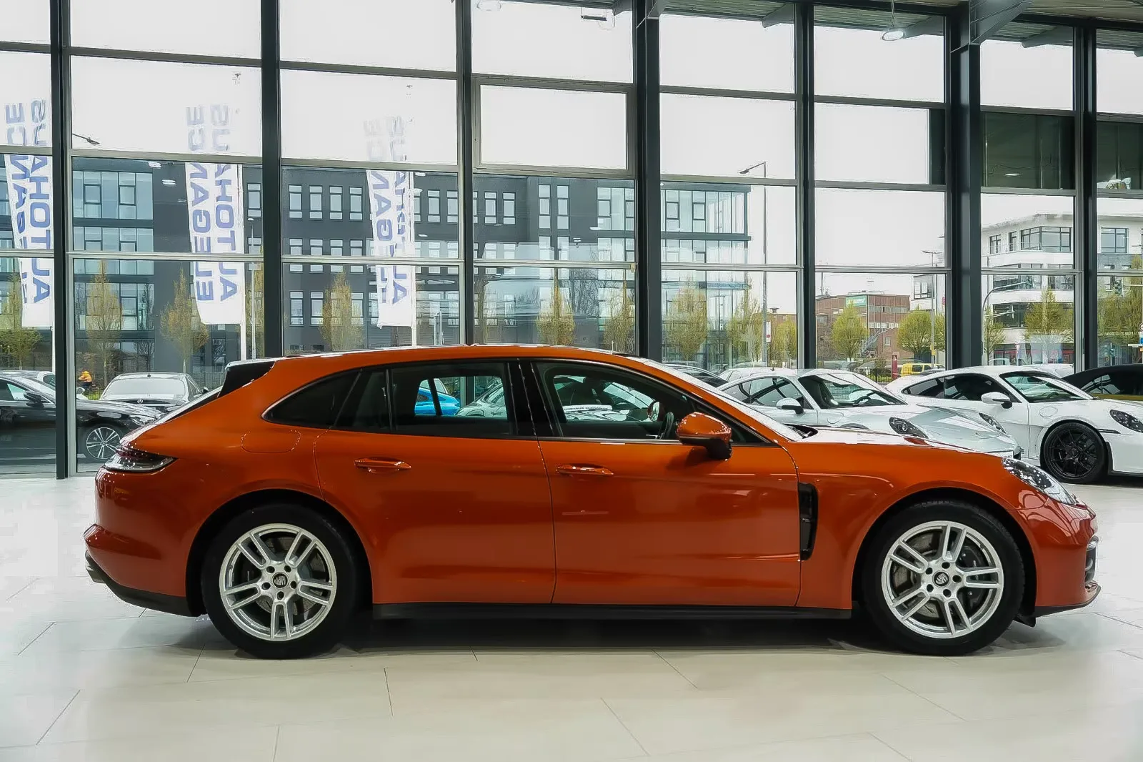 2020 Porsche Panamera 4 Sport Turismo, 4/23