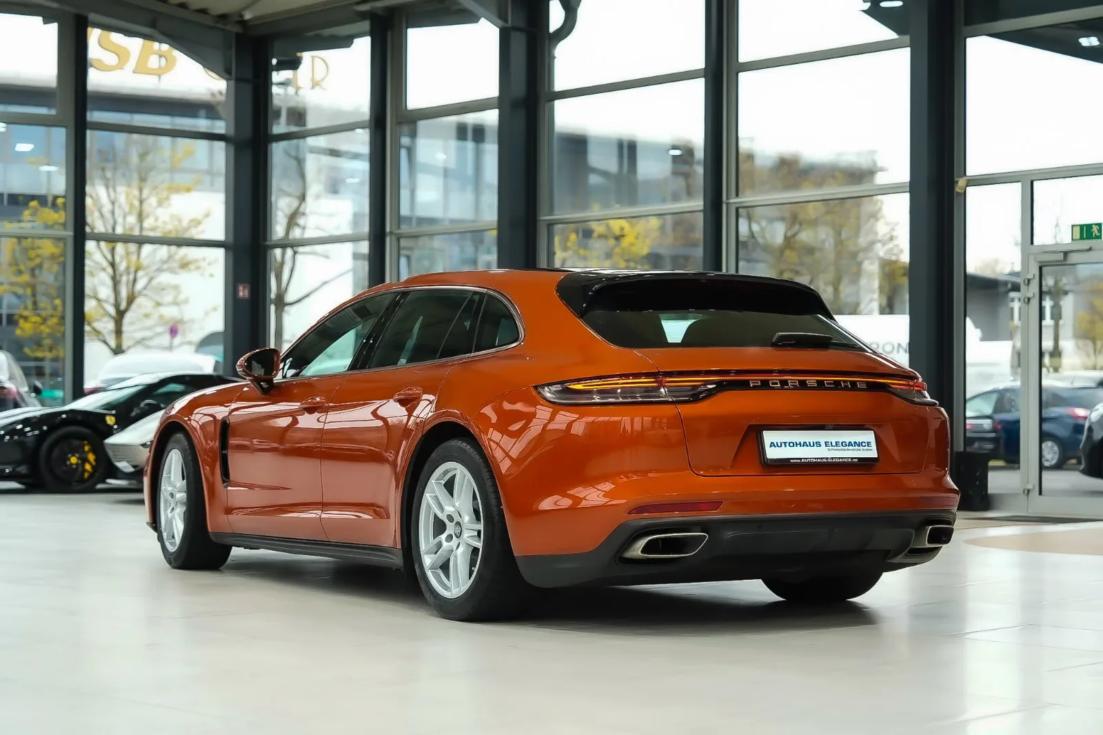 2020 Porsche Panamera 4 Sport Turismo, 8/23