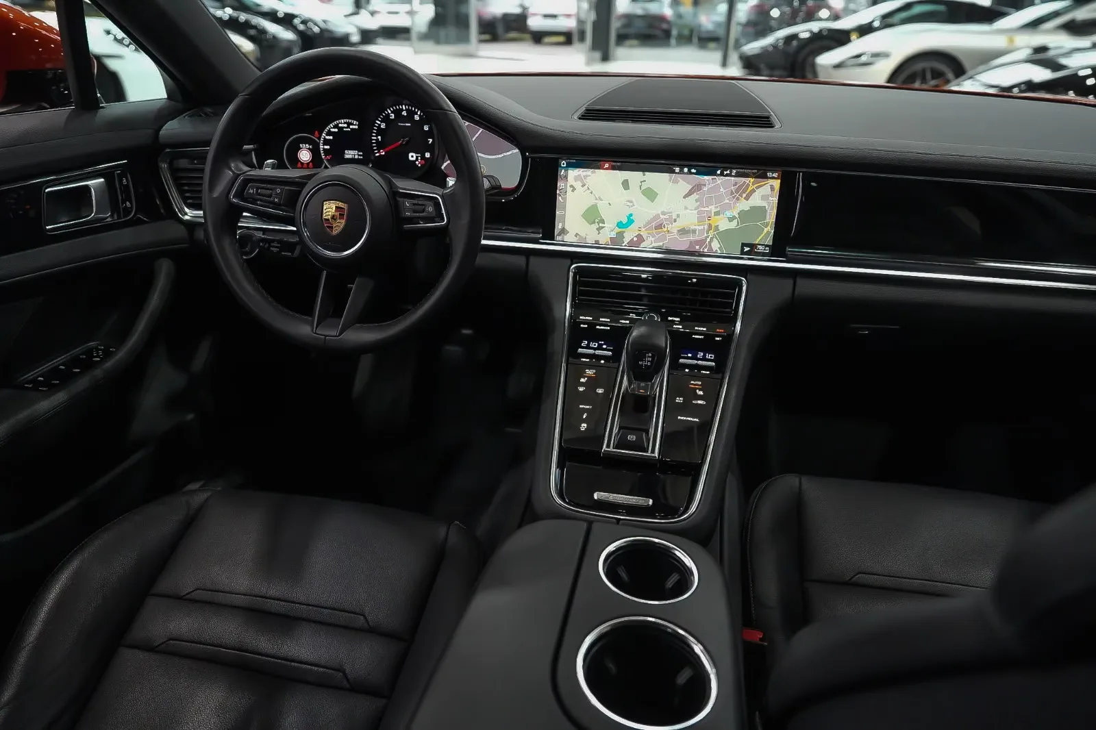 2020 Porsche Panamera 4 Sport Turismo, 16/23