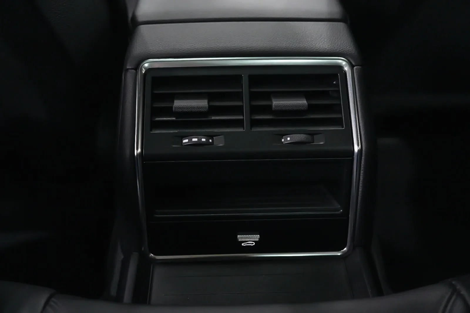 2020 Porsche Panamera 4 Sport Turismo, 22/23