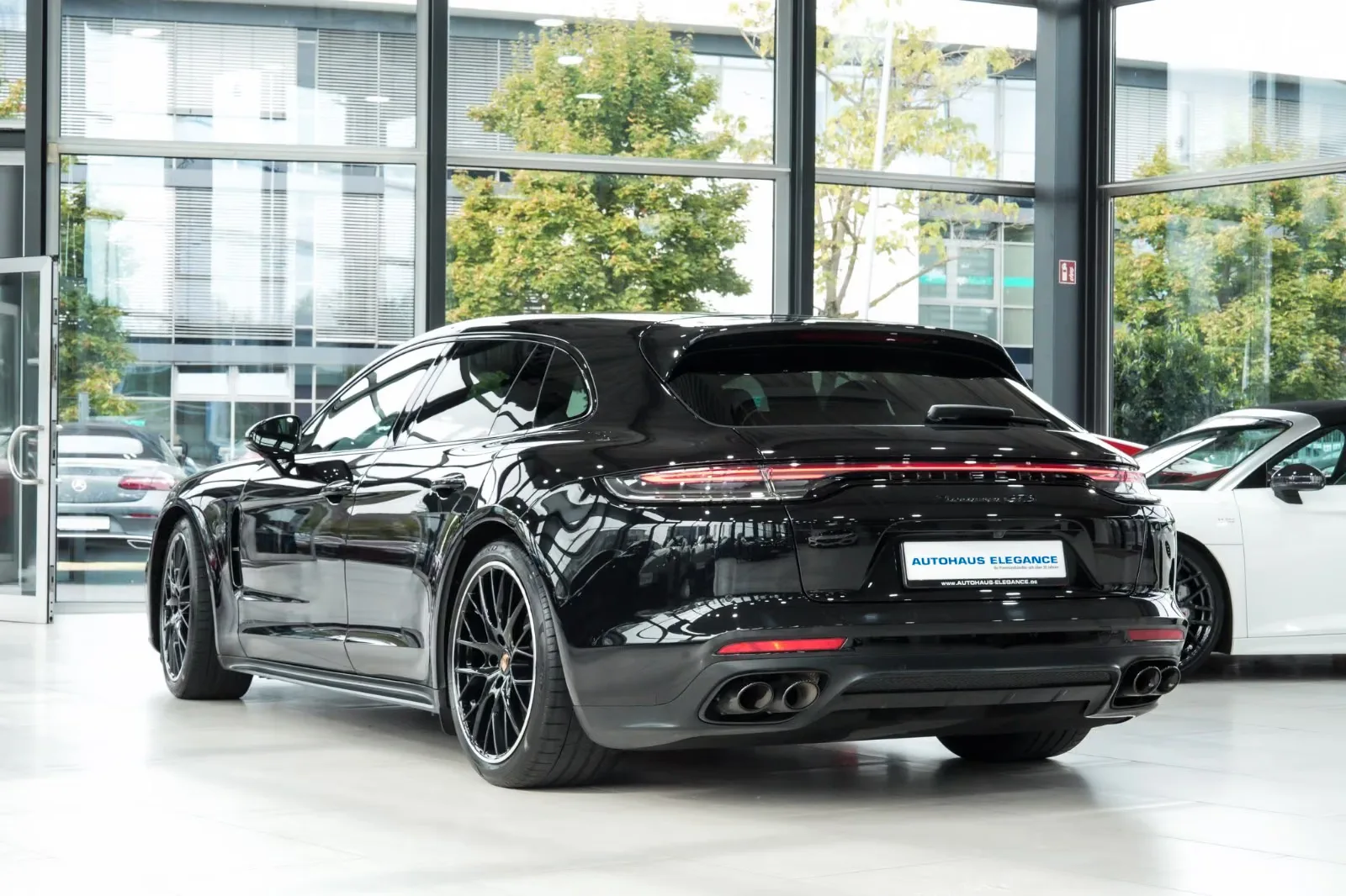 2020 Porsche Panamera GTS Sport Turismo, 3/30