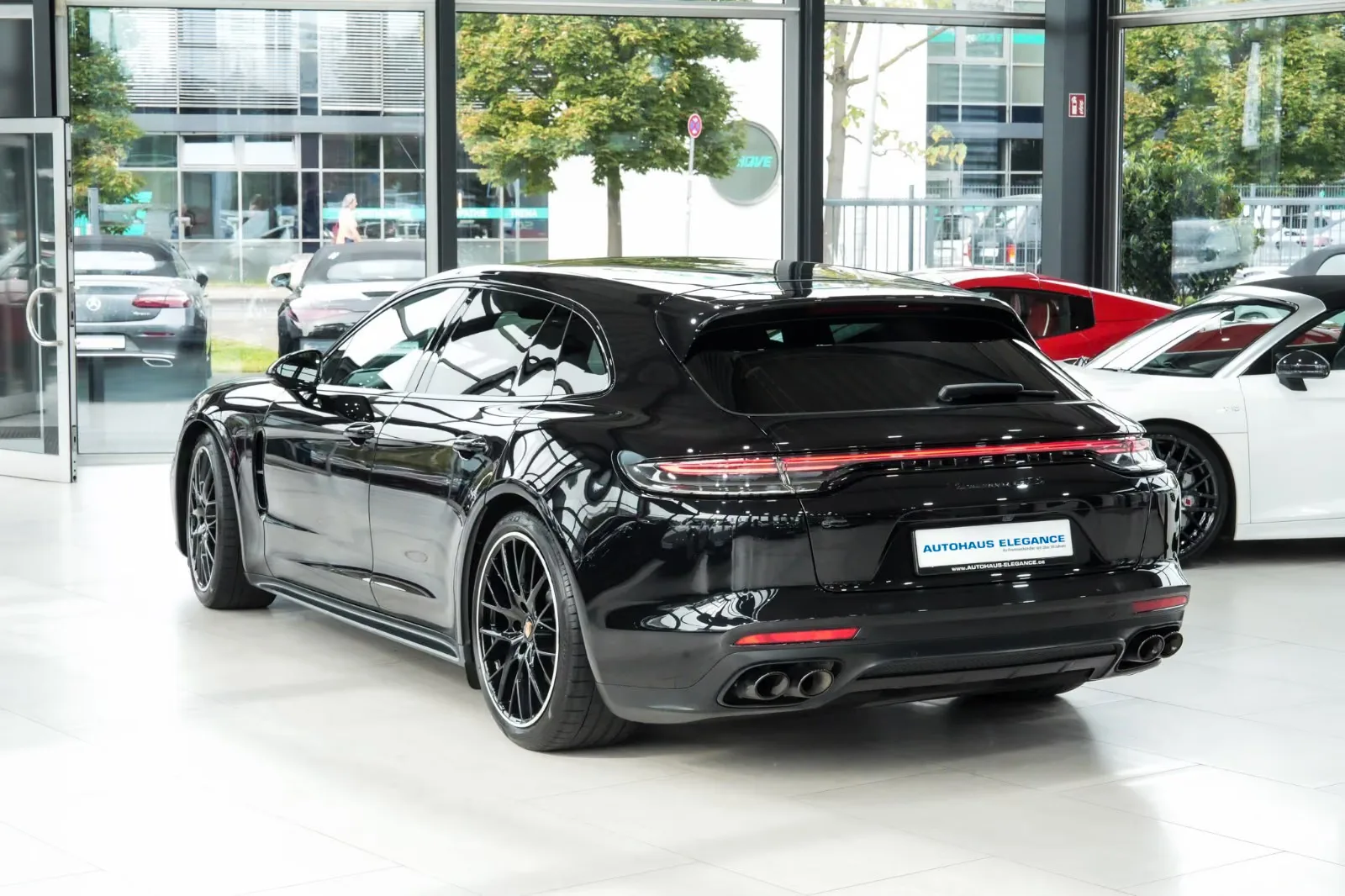 2020 Porsche Panamera GTS Sport Turismo, 8/30