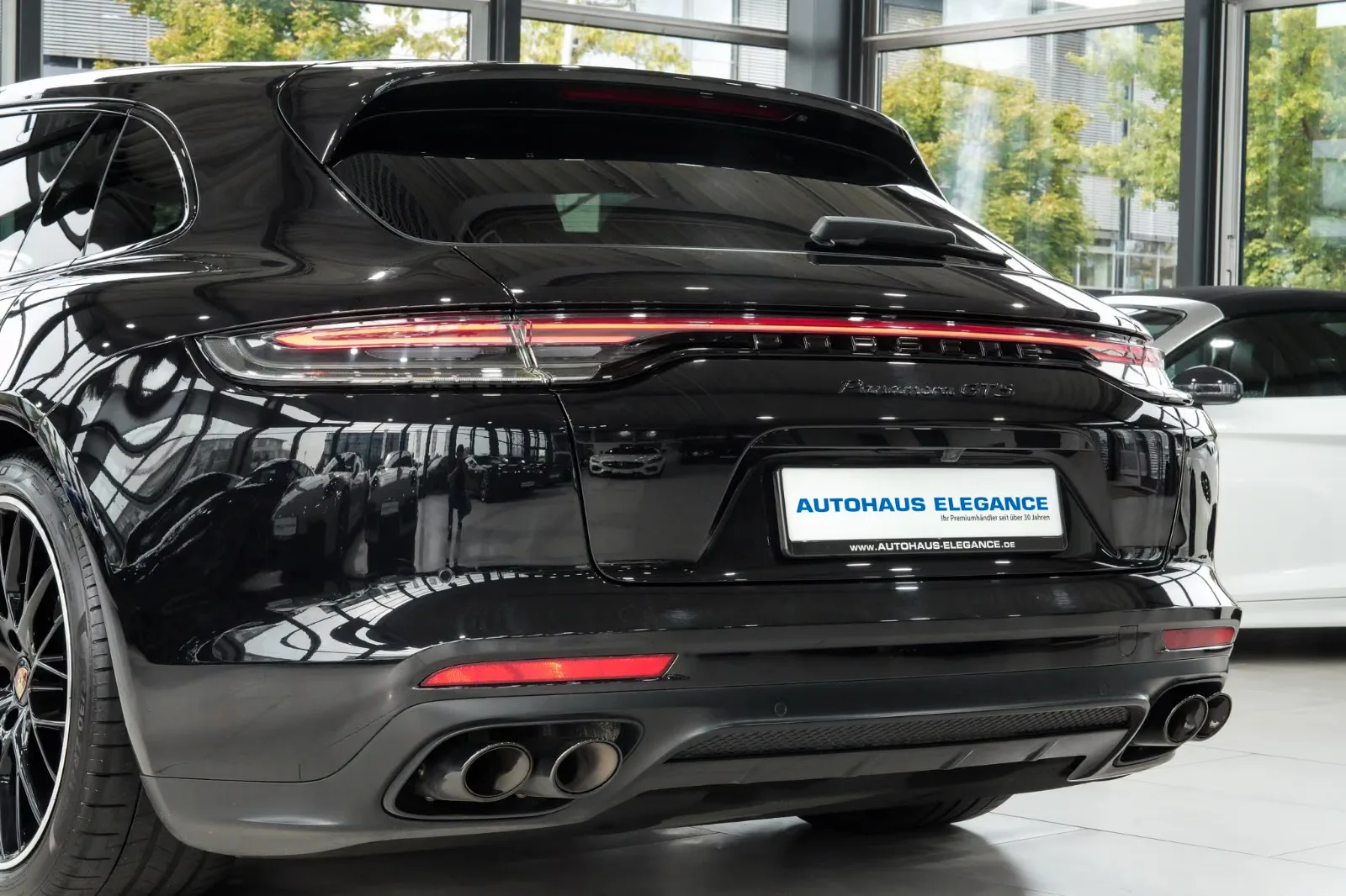 2020 Porsche Panamera GTS Sport Turismo, 10/30