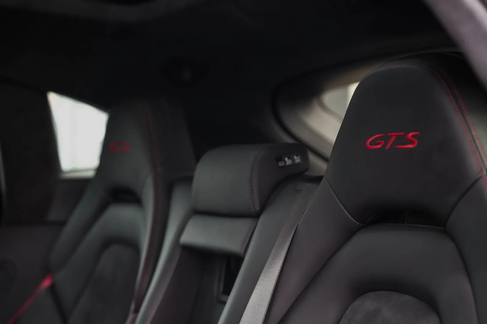 2020 Porsche Panamera GTS Sport Turismo, 20/30