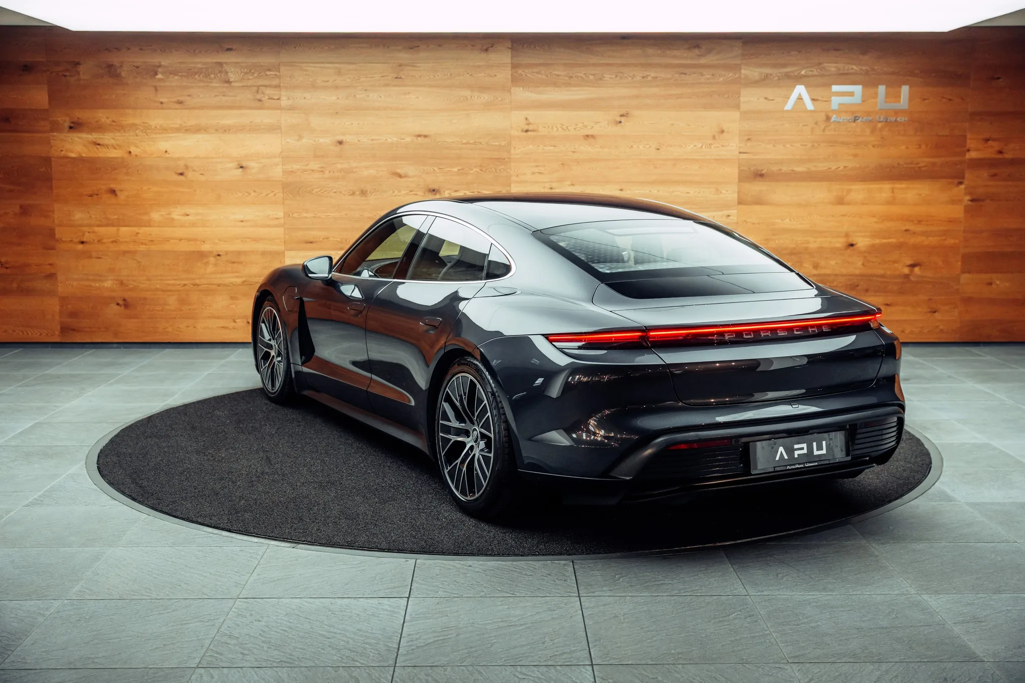 2020 Porsche Taycan 4S, 4/21