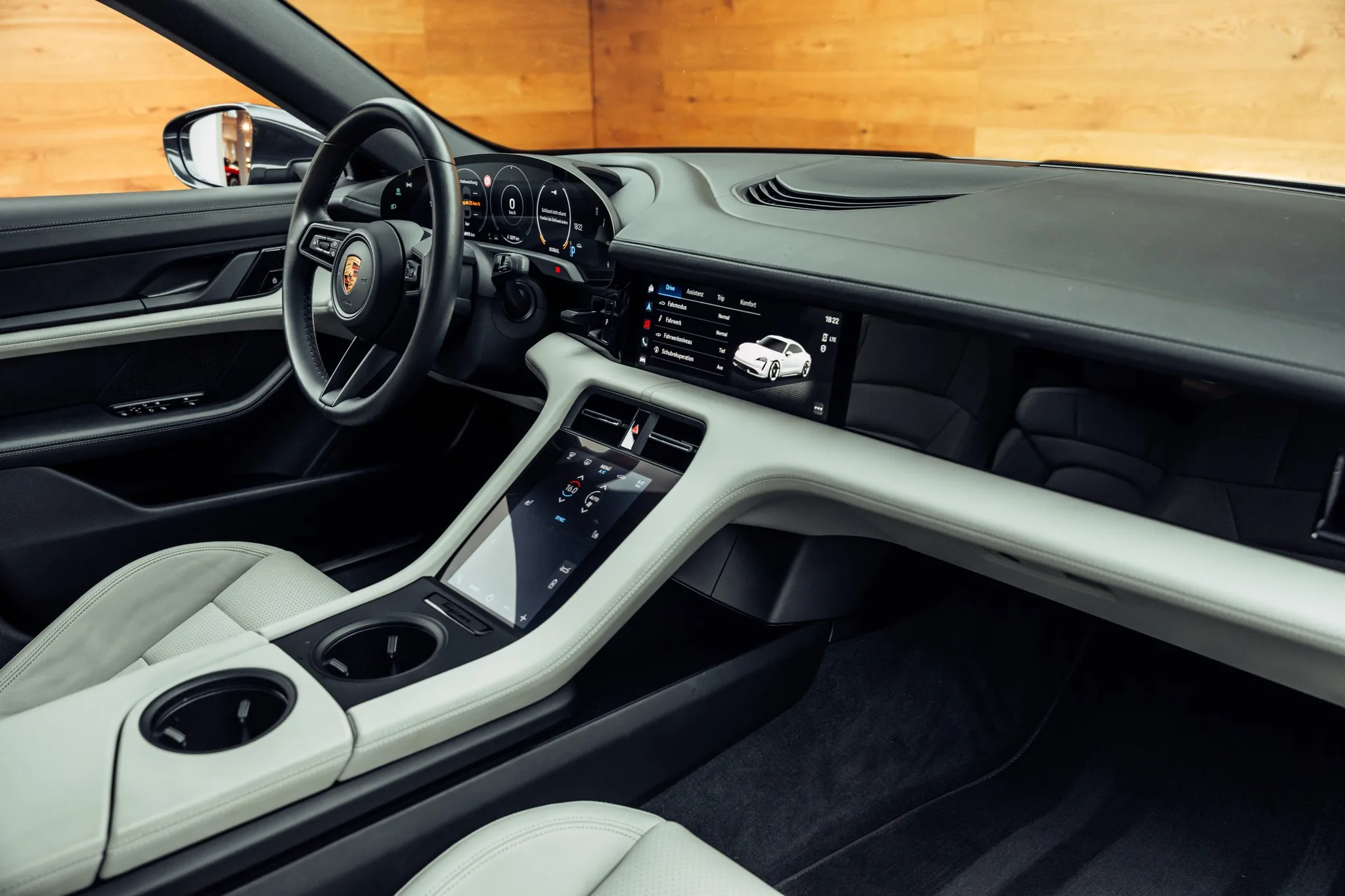 2020 Porsche Taycan 4S, 10/21