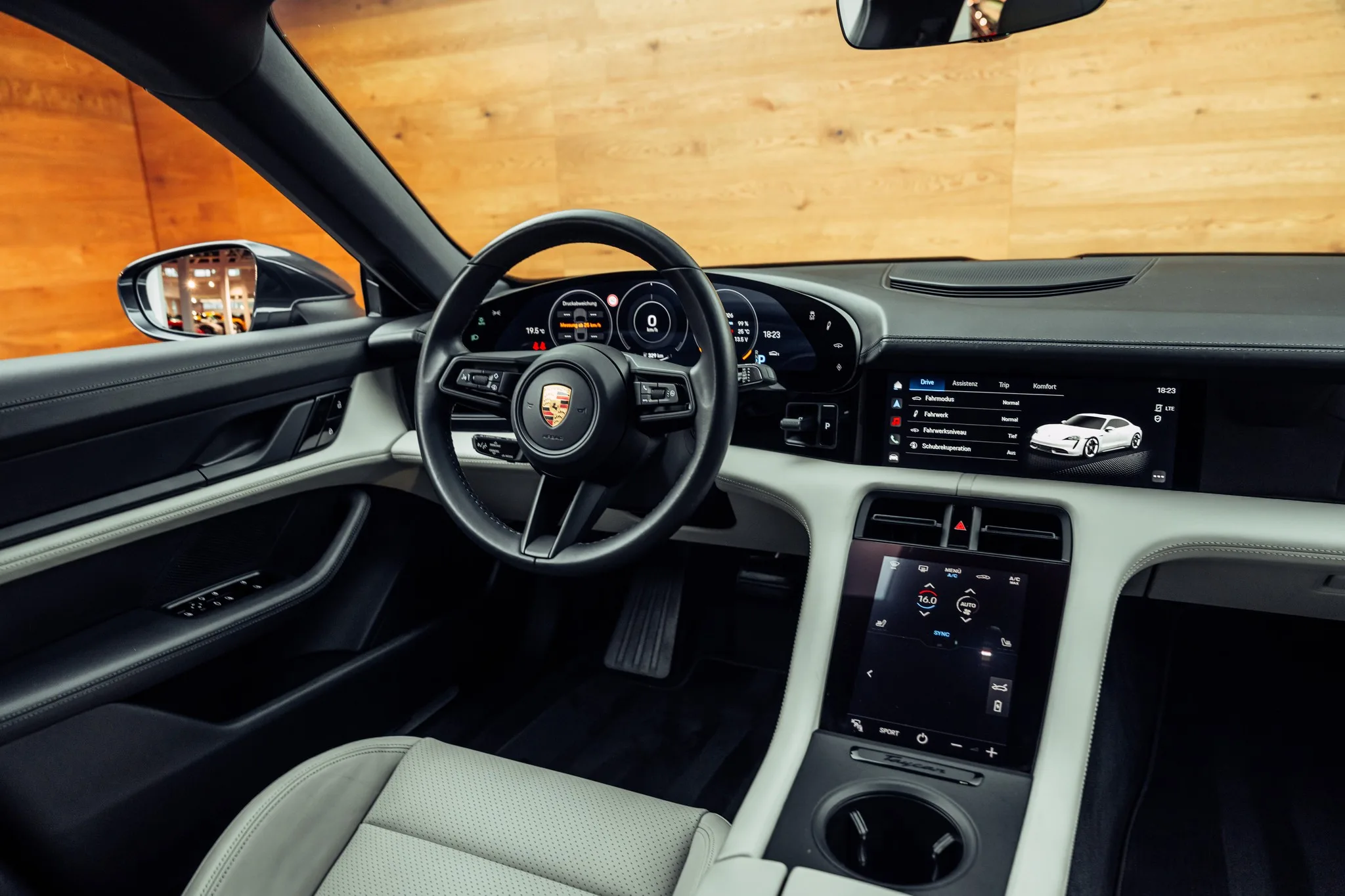 2020 Porsche Taycan 4S, 13/21