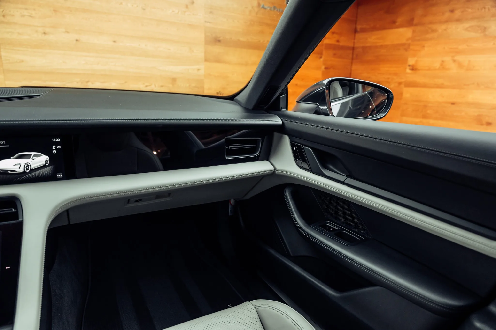 2020 Porsche Taycan 4S, 19/21