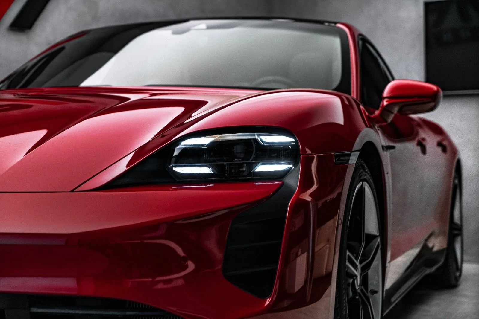 2020 Porsche Taycan Turbo S, 8/18